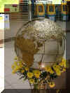 globe.jpg (36980 octets)